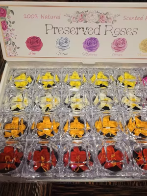 19. Petit Fleurs Acrylic Ring Box with Scented Mini Orchid (96-Unit Export Eight Box)